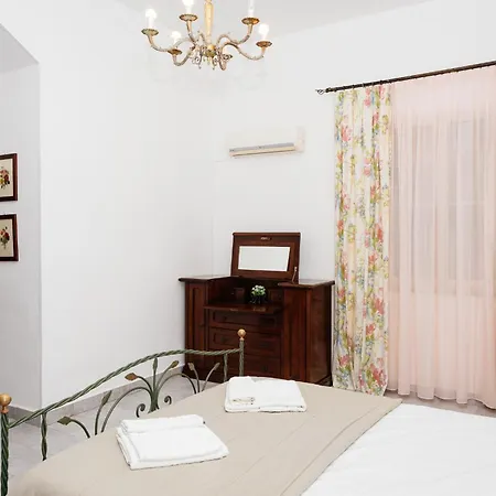 Casa Vacanze Petronia-by Faendho